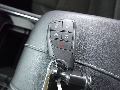 Used 2024 Chevrolet Traverse LT image 32