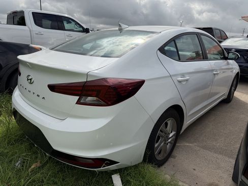 Used 2020 Hyundai Elantra SEL w/ Cargo Package (C1) FWD image 2