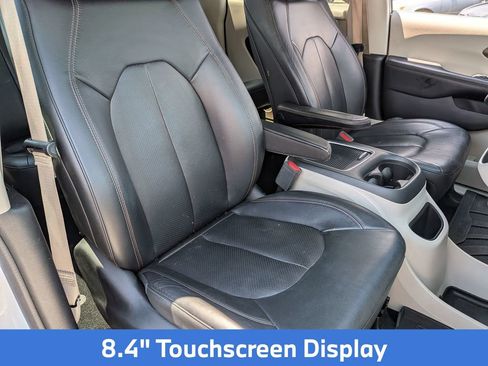 Used 2017 Chrysler Pacifica Touring-L Plus w/ Advanced Safetytec Group FWD image 34