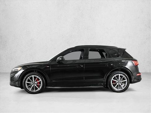 Certified 2024 Audi Q5 e Prestige image 9