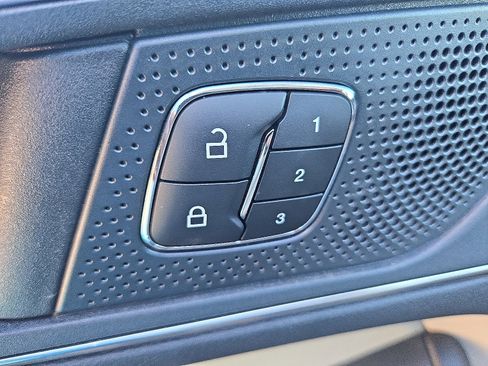 Certified 2024 Ford Edge Titanium image 11