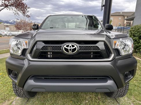 Used 2015 Toyota Tacoma 4x4 Access Cab w/ Convenience Package image 13