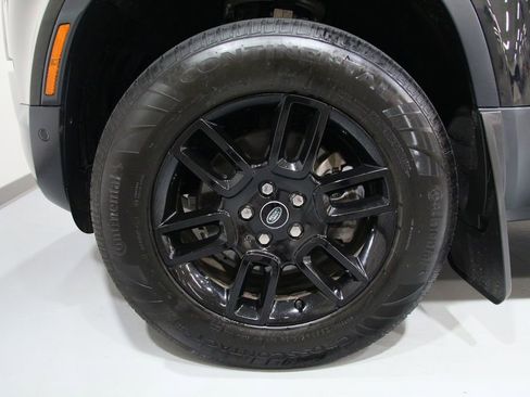 Used 2023 Land Rover Defender 110 S AWD/4WD image 17