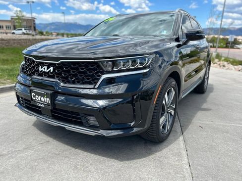 Used 2024 Kia Sorento EX w/ Panoramic Sunroof Package AWD/4WD image 3