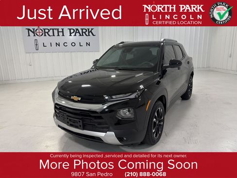 Used 2023 Chevrolet TrailBlazer LT w/ Convenience Package FWD image 1