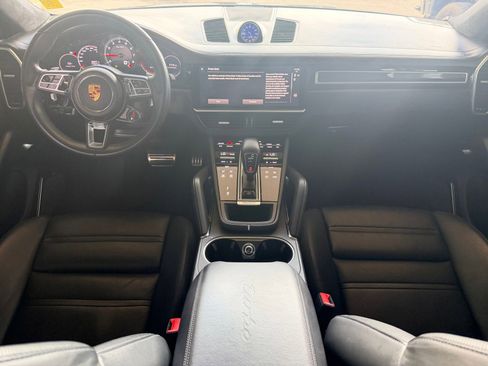 Used 2022 Porsche Cayenne Turbo AWD/4WD image 21