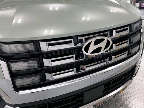 Certified 2025 Hyundai Santa Cruz Limited AWD/4WD image 30