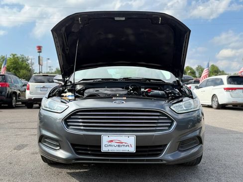 Used 2016 Ford Fusion SE FWD image 16