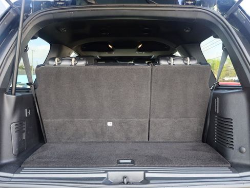 Used 2016 Lincoln Navigator Select image 16