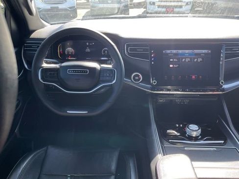 Used 2024 Jeep Wagoneer 4WD image 14