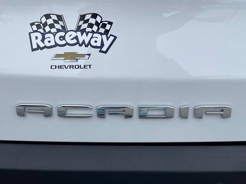 Used 2023 GMC Acadia SLT FWD image 12