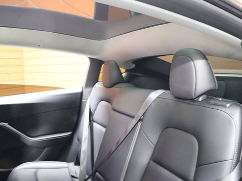 Used 2024 Tesla Model Y Performance image 39