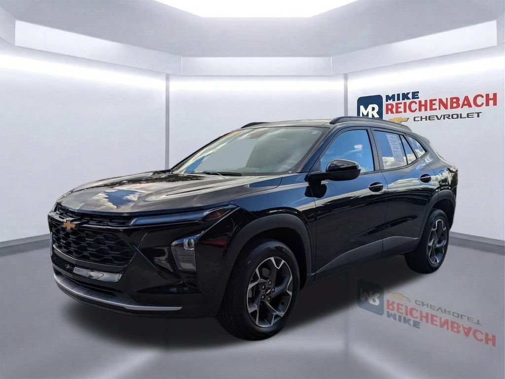 Used 2024 Chevrolet Trax LT w/ Driver Confidence Package FWD image 8