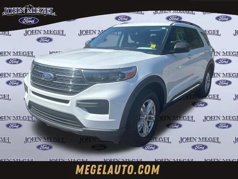 Used 2021 Ford Explorer XLT AWD/4WD image 1