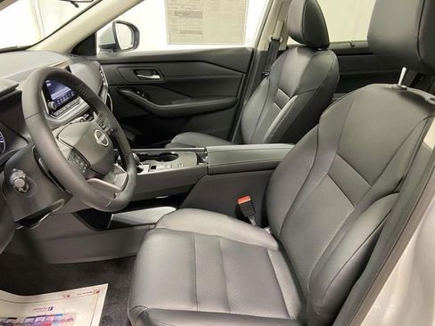 New 2025 Nissan Rogue SV w/ SV Premium Package image 15