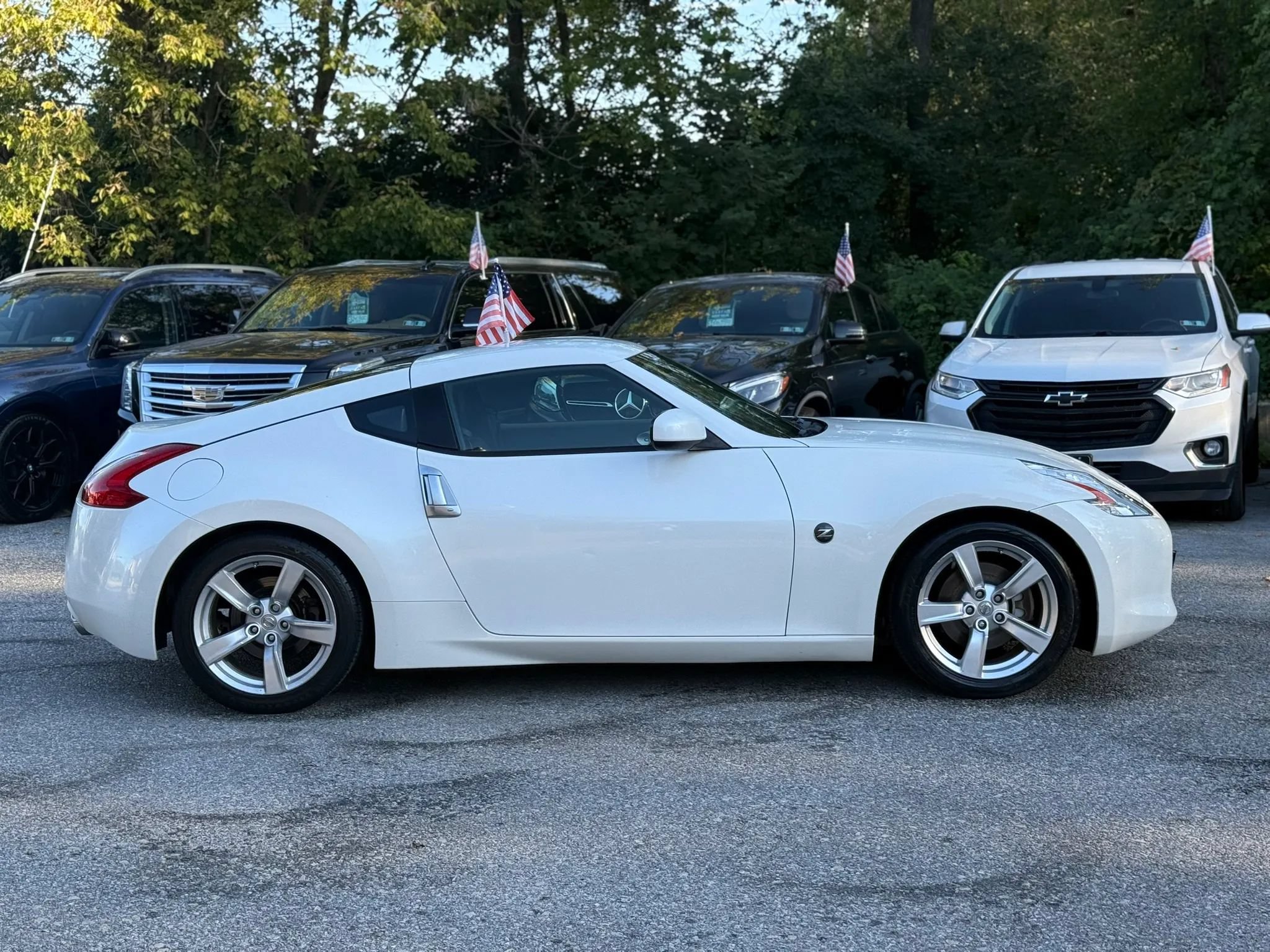 Used 2011 Nissan 370Z Coupe RWD image 4