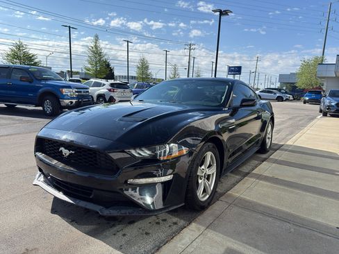 Used 2020 Ford Mustang Coupe RWD image 7