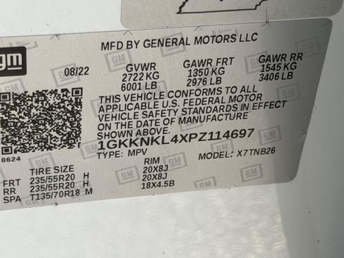 Used 2023 GMC Acadia SLE w/ Driver Convenience Package FWD image 30