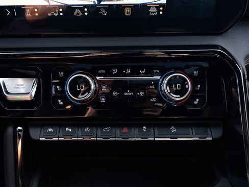 Used 2024 GMC Sierra 1500 AT4 w/ Technology Package image 16