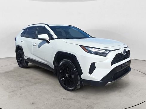 Used 2022 Toyota RAV4 SE w/ Convenience Package image 7