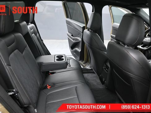 Used 2026 Jeep Cherokee Overland AWD/4WD image 37