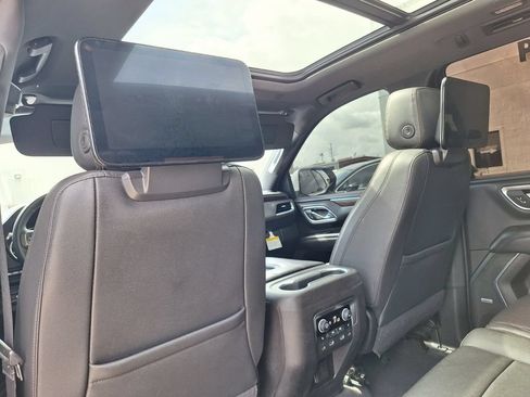 Used 2021 Chevrolet Tahoe High Country RWD image 12