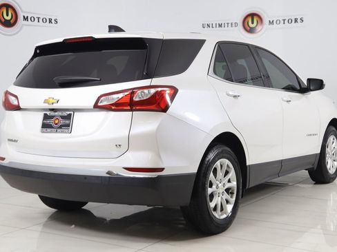 Used 2018 Chevrolet Equinox LT image 3