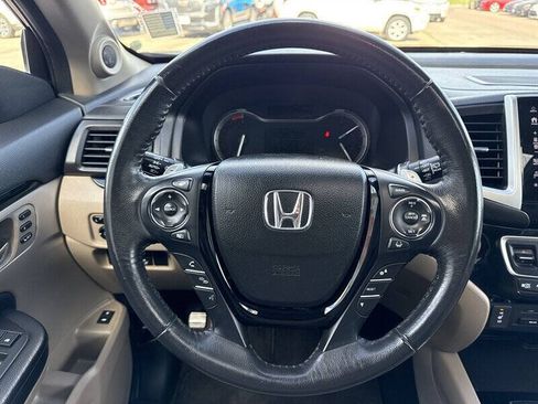 Used 2017 Honda Pilot Touring image 26