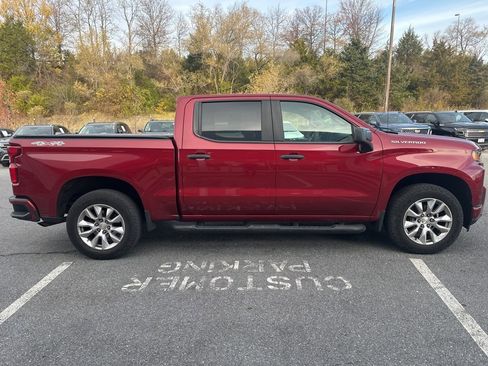 Used 2020 Chevrolet Silverado 1500 Custom w/ Custom Value Package image 4