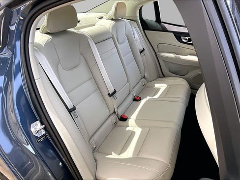 Used 2019 Volvo S60 T6 Momentum w/ Multimedia Package AWD/4WD image 20