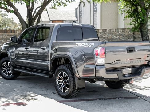 Used 2023 Toyota Tacoma TRD Sport AWD/4WD image 19