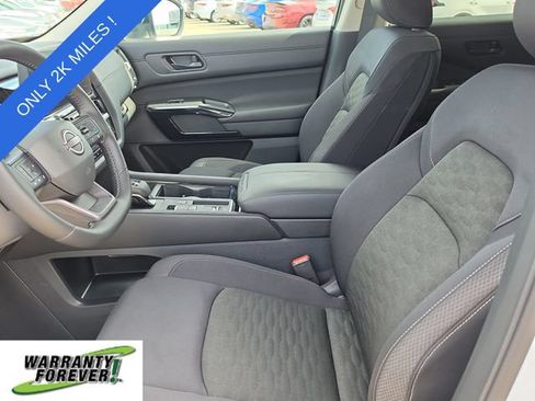Used 2026 Nissan Pathfinder SV FWD image 16