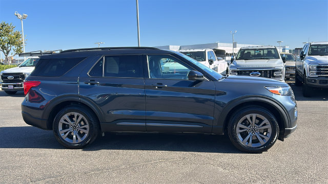 Certified 2022 Ford Explorer XLT w/ Equipment Group 202A AWD/4WD image 2