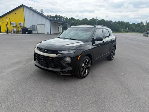 Used 2021 Chevrolet TrailBlazer RS w/ Sun and Liftgate Package FWD image 2