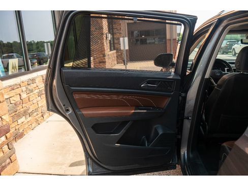 Used 2023 Volkswagen Atlas SEL Premium AWD/4WD image 17