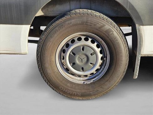 Used 2023 Mercedes-Benz Sprinter 2500 image 18