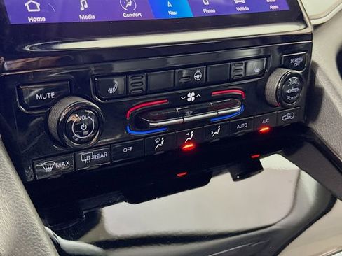 Used 2021 Jeep Grand Cherokee L Limited image 17