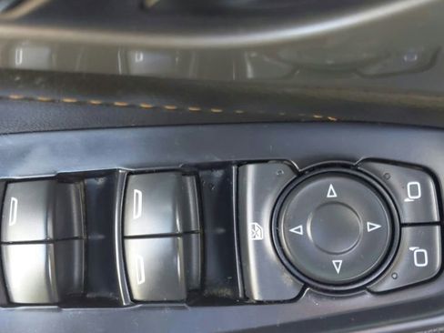 Used 2021 Chevrolet Traverse LS image 16