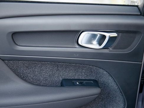 New 2026 Volvo XC40 B5 Ultra w/ Protection Package Premier image 20