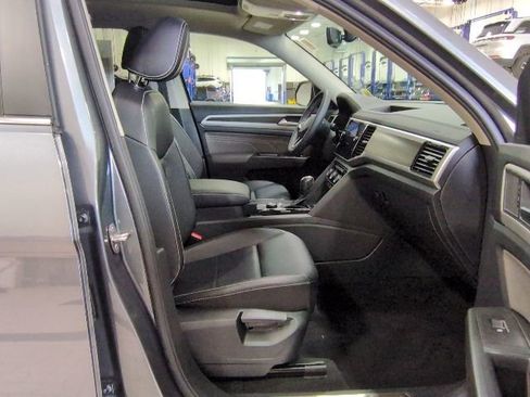 Used 2023 Volkswagen Atlas SE image 15
