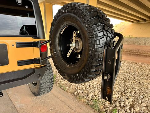Used 2014 Jeep Wrangler Unlimited Rubicon w/ Max Tow Package AWD/4WD image 20