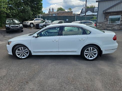 Used 2017 Volkswagen Passat 1.8T SE FWD image 6