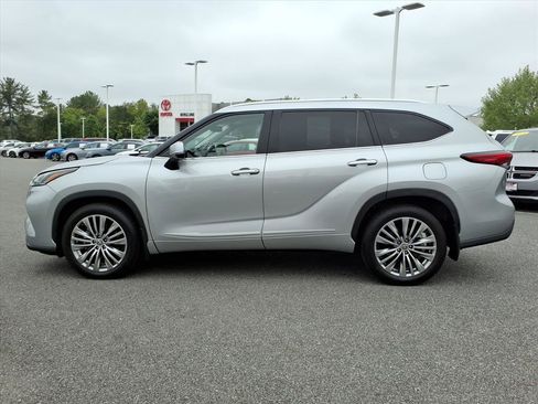 Used 2023 Toyota Highlander Platinum AWD/4WD image 13