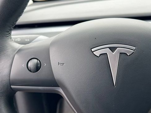 Used 2020 Tesla Model Y Long Range AWD/4WD image 18