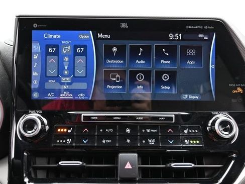Used 2021 Toyota Highlander Platinum AWD/4WD image 34