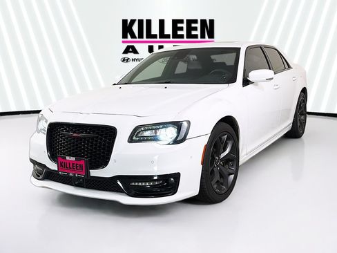 Used 2023 Chrysler 300 S w/ Comfort Group RWD image 3
