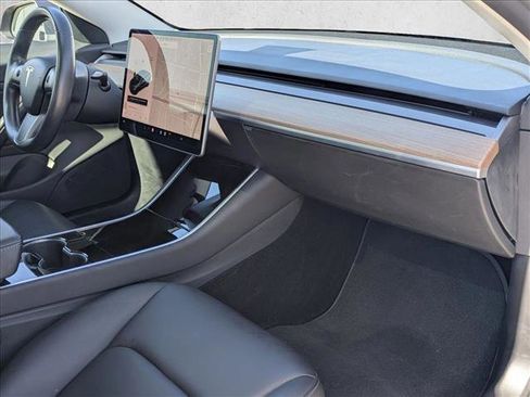 Used 2018 Tesla Model 3 Long Range image 22