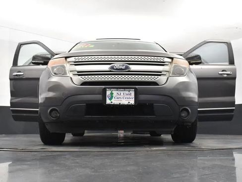 Used 2012 Ford Explorer XLT image 11