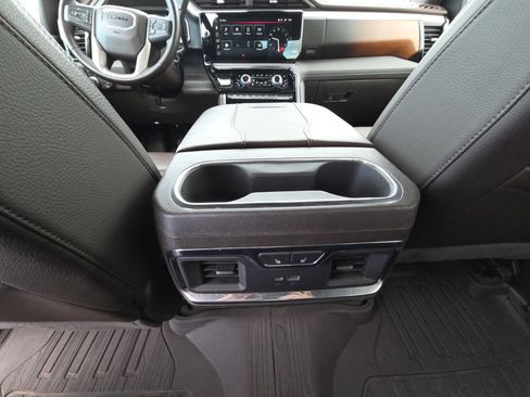 Used 2024 GMC Sierra 2500 Denali w/ Denali Reserve Package image 33