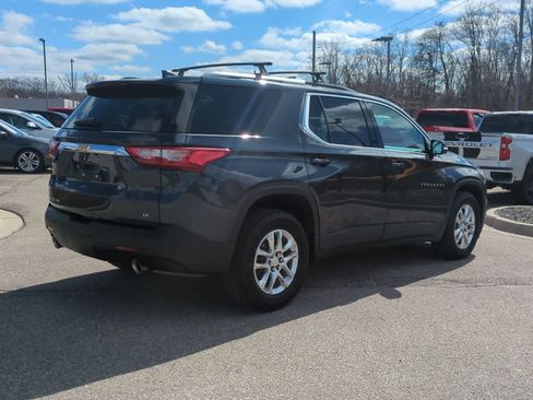Used 2018 Chevrolet Traverse LT image 8